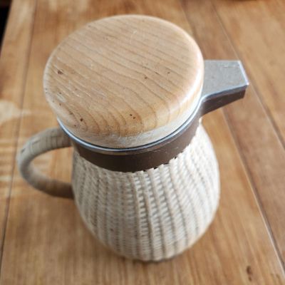 WOVEN RATTAN INSULATED CARAFE WITH WOOD LID