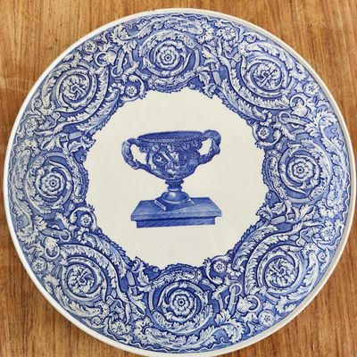 SPODE BLUE AND WHITE CLASSICAL URN DISPLAY PLATE