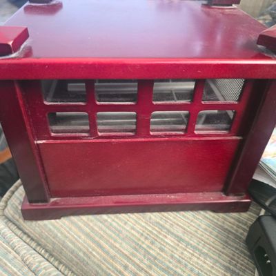 BURGUNDY WOOD PHOTO DISPLAY BOX