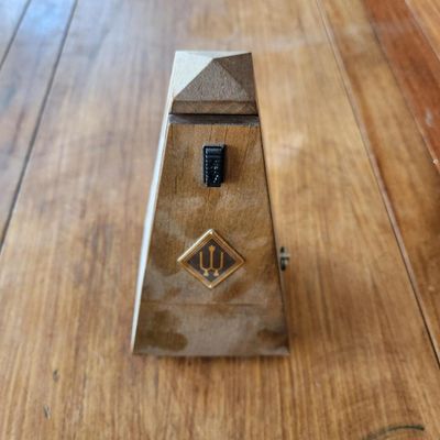 VINTAGE WOODEN MECHANICAL METRONOME