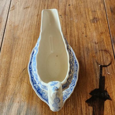 SPODE BLUE AND WHITE GRAVY BOAT WITH UNDERPLATE
