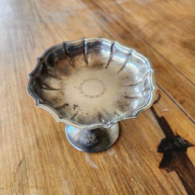 VINTAGE SILVER-TONE PEDESTAL DISH