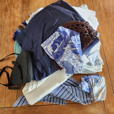 ASSORTED BLUE AND WHITE TABLE LINENS AND TEXTILES