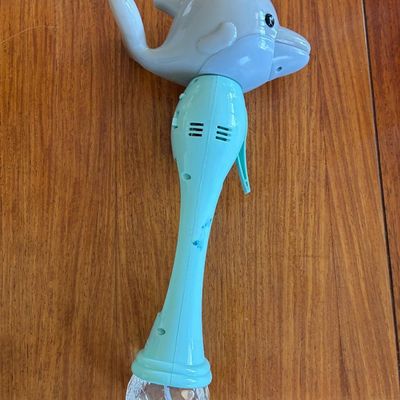 DOLPHIN BUBBLE WAND LIGHT-UP TOY