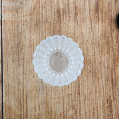 SMALL FROSTED GLASS FLOWER-SHAPED DISH