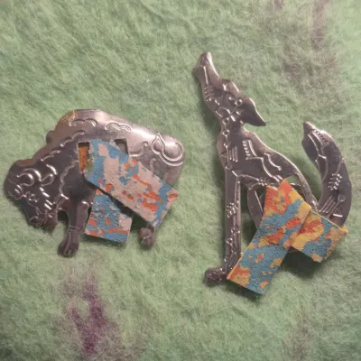 Sale Photo Thumbnail #254: Set 4 Indian inspired Navajo designed BUTTON COVERS
> great for instant dress up for the equestrian in your life
> all work properly and securely tight
> New as found