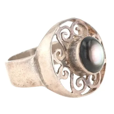 Sale Photo Thumbnail #376: Sterling Spinel Openwork Ring ]Sz 8 ]  7.2g
toned and restored to luster