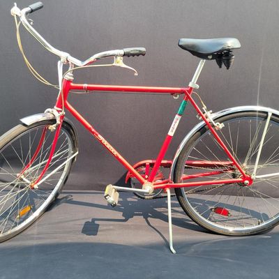 Sale Photo Thumbnail #95: Red Schwinn Speedster men's 3-speed with full fenders, chainguard, black Schwinn saddle and grips, rear reflector and kickstand. Complete, original-style vintage bicycle showing normal paint wear, chrome dulling, surface rust and aged tires. Good candidat
