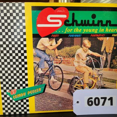 Sale Photo Thumbnail #389: Xonex 1:6 scale 1969 Schwinn Sting-Ray Lemon Peeler Krate in yellow. Includes molded Styrofoam insert and original retro-style presentation carton. Model presents well with classic Krate detailing; packaging shows scuffs, creases and edge/corner wear from