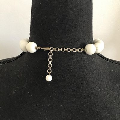 Cute chunky white bead, choker, necklace, vintage