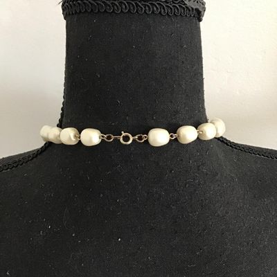 Beautiful vintage, faux, pearl and faceted black caged, glass statement necklace