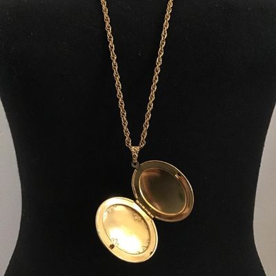 Rare, beautiful vintage, 1928 gold tone, faux pearl large locket pendant, long chain necklace excellent condition