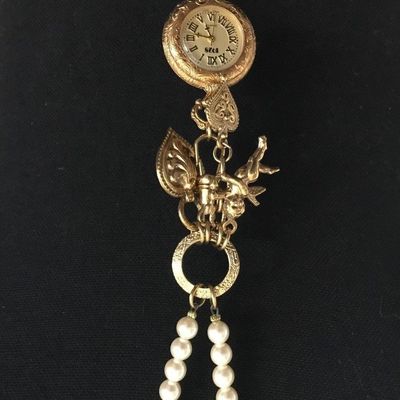 Beautiful vintage, 1928 com faux, pearl necklace and pocket watch charm statement, necklace, signed