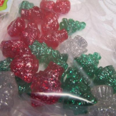 Sale Photo Thumbnail #94: Specialty beads are Santas, Christmas trees, angels, see pictures