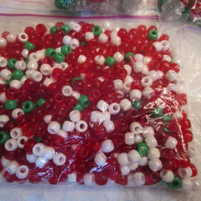Sale Photo Thumbnail #96: Specialty beads are Santas, Christmas trees, angels, see pictures