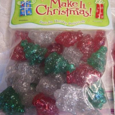 Sale Photo Thumbnail #95: Specialty beads are Santas, Christmas trees, angels, see pictures