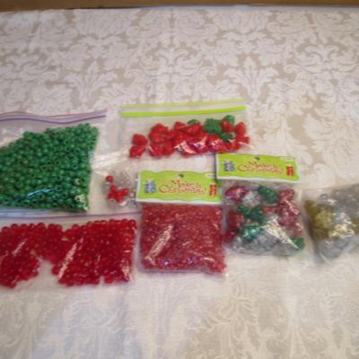 Sale Photo Thumbnail #97: Specialty beads are Santas, Christmas trees, angels & tri-beads, see pictures