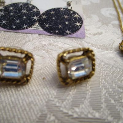 Sale Photo Thumbnail #150: 3 pins, 1 ring, 3 necklaces, 8 pr of pierced earrings, see pictures