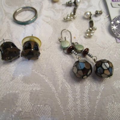 Sale Photo Thumbnail #145: 3 pins, 1 ring, 3 necklaces, 8 pr of pierced earrings, see pictures
