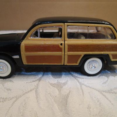 Sale Photo Thumbnail #342: 1:38 scale measures about 5" long, hood and doors open, see pictures