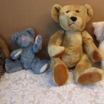 Sale Photo Thumbnail #550: Steel blue bear is a Boyd's jointed bear, Angel bear is a Russ, see pictures