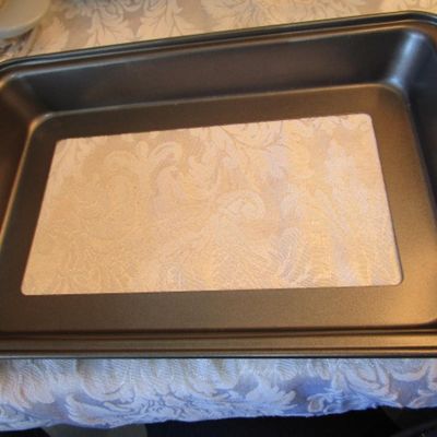 Sale Photo Thumbnail #642: Brownie pan has removable divider and bottom & is 12" x 8", mini bundt pan is 6-1/2" across, steamer pan is 7" across, see pictures 