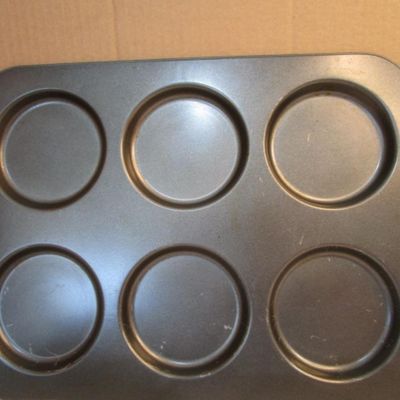 Sale Photo Thumbnail #650: Brownie pan has removable divider and bottom & is 12" x 8", mini bundt pan is 6-1/2" across, steamer pan is 7" across, see pictures 