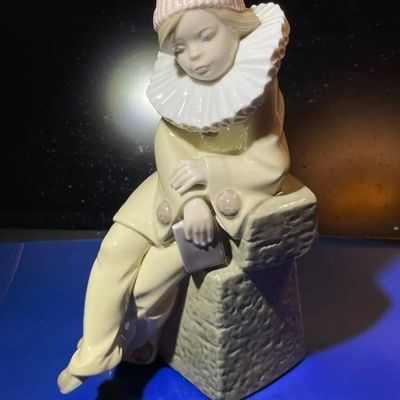 Sale Photo Thumbnail #156: Lladro #5203 The Little Jester Figurine 8" Tall Glossy Finish in Very Good Preowned Condition No Original Box. $15 Domestic Shipping.