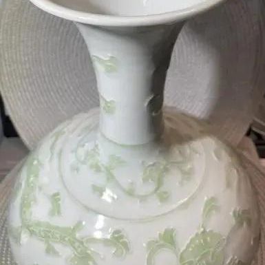Sale Photo Thumbnail #185: Vintage Chinese Qianlong Blue Under Glazed Mark Celadon Green & White 12" Dragon Lotus Vase in VG Preowned Condition. $15 Domestic Shipping.