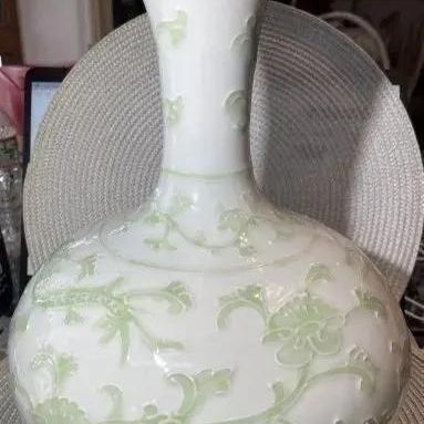Sale Photo Thumbnail #184: Vintage Chinese Qianlong Blue Under Glazed Mark Celadon Green & White 12" Dragon Lotus Vase in VG Preowned Condition. $15 Domestic Shipping.