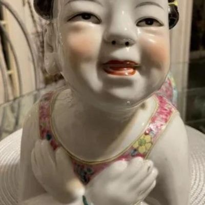 Sale Photo Thumbnail #316: Vintage Earlier SIGNED BASE Chinese Famille Porcelain Baby Child/Girl Opium Pillow Art Statue Sculpture 14" Long as Pic'd. Heavy Piece. (Pickup Only in Berlin, NJ 08009)