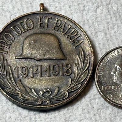 Sale Photo Thumbnail #367: Austria-Hungary WW1 1914/1918 Pro DEO et PATRIA Austrian Hungarian Commemorative WWI Military Medal (No Ribbon). $5 Domestic Shipping.