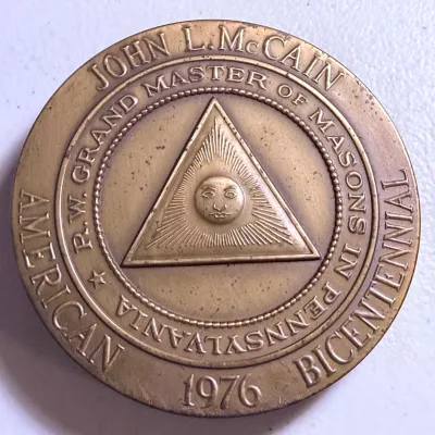 Sale Photo Thumbnail #570: 1976 MEDALLIC ART CO WASHINGTON AT PRAYER BICENTENNIAL BRONZE LARGE MEDAL AS PICTURED. $6 DOMESTIC SHIPPING.