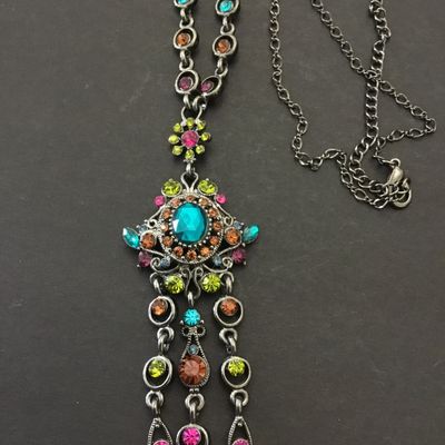 Gorgeous, vintage, bohemian style, crystal wine, necklace, assorted colorful glass stone set in a silver tone metal very nice quality
