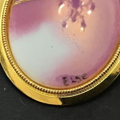 Sale Photo Thumbnail #2: Designer