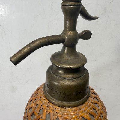 Sale Photo Thumbnail #214: Antique double-gourd seltzogene (also known as a gasogene), a late 19th-century device used to carbonate beverages at home. chip in the base glass, see photos, Made in France.