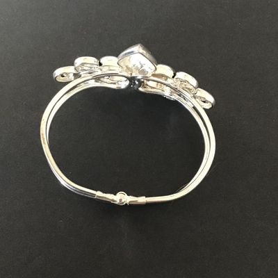 Sale Photo Thumbnail #45: Silver Tone Hinged fashion Bracelet Please see attached pictures