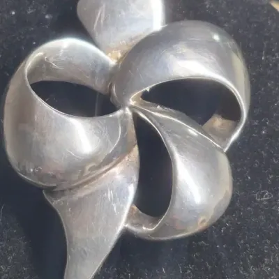 Vintage KRYDELL solid Sterling Silver Brooch ~ rare / retilred Studio Runway brooch [17g]