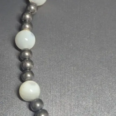 Madefera Vera Italy ~ beaded w/ silvertone cross