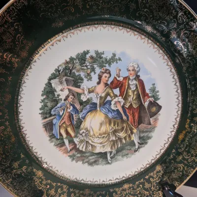 Imperial Salem China 12 Pieces Of 10 3/4" Plates & 4 Pieces Of 7 1/4" Plates 23 Karat Gold Serving Plates "Colonial...