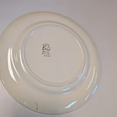 Imperial Salem China 12 Pieces Of 10 3/4" Plates & 4 Pieces Of 7 1/4" Plates 23 Karat Gold Serving Plates "Colonial...