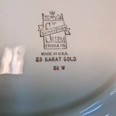 Imperial Salem China 12 Pieces Of 10 3/4" Plates & 4 Pieces Of 7 1/4" Plates 23 Karat Gold Serving Plates "Colonial...