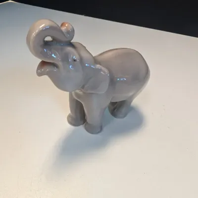 Bing & Grondalh B&G Figurine Elephant Calf 2140 1986 Hand-painted