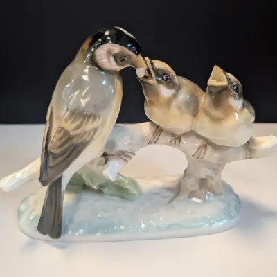 Vintage Lorenz Hutschenreuther Germany Mother Bird Feeding Babies Figurine