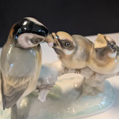 Vintage Lorenz Hutschenreuther Germany Mother Bird Feeding Babies Figurine