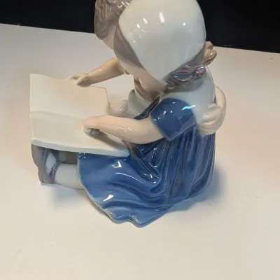Vintage B&G Bing & Grondahl Children Reading #1567
