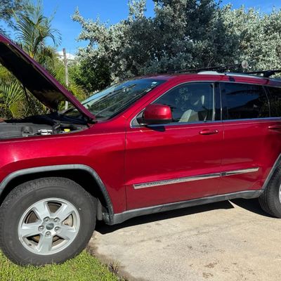 Sale Photo Thumbnail #2: 3.6 liter Pentastar V6, flex fuel capable, 290hp, five-speed automatic, four-wheel drive. Running at time of catalog. May need new battery. Mileage: 101,293. VIN: 1C4RJFAGXCC175197.