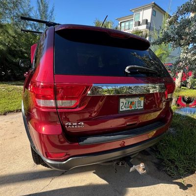 Sale Photo Thumbnail #6: 3.6 liter Pentastar V6, flex fuel capable, 290hp, five-speed automatic, four-wheel drive. Running at time of catalog. May need new battery. Mileage: 101,293. VIN: 1C4RJFAGXCC175197.