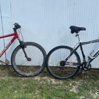 Sale Photo Thumbnail #138: Includes a Schwinn hybrid and a Specialized hybrid bicycle. Two bicycles. Age related wear.