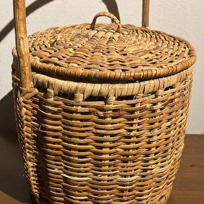 Vintage Nantucket Lightship Basket with Lid & Handle - Excellent Condition, 8.5" Wide x 14.5" Tall